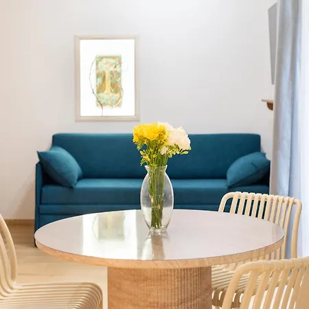 Apartment Leon Caravita Neapel
