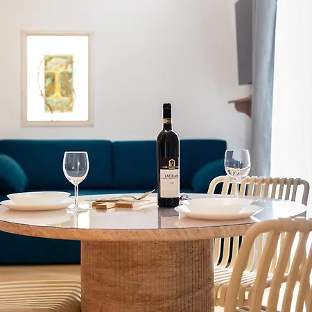 Leon Caravita Apartment Neapel