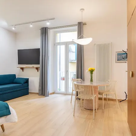 Apartment Leon Caravita Neapel