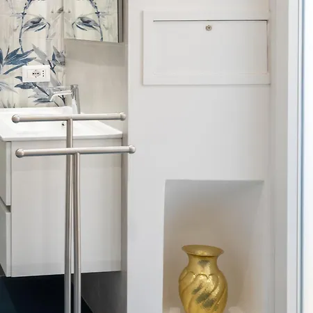 Leon Caravita Apartment Neapel