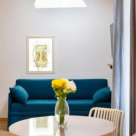 Apartment Leon Caravita