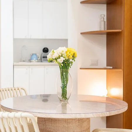 Leon Caravita Apartment Neapel