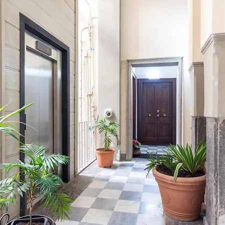 Leon Caravita Apartment Neapel