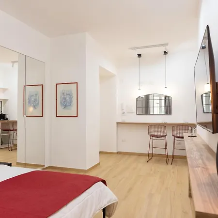 Leon Caravita Apartment Neapel