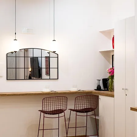 Apartment Leon Caravita *