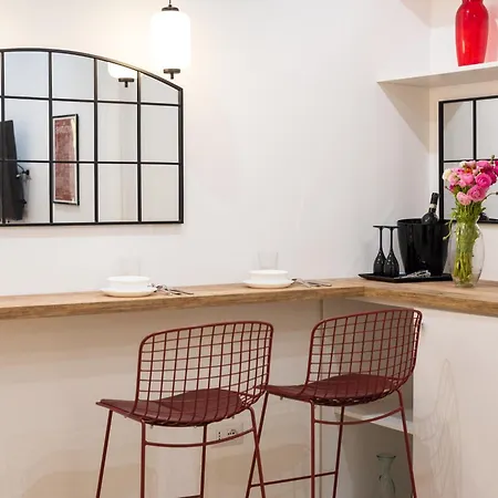 Leon Caravita Apartment